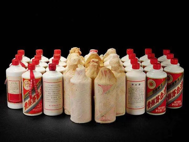 宝山日照岚山回收酒价格哪里回收(附近上门回收茅台酒）?